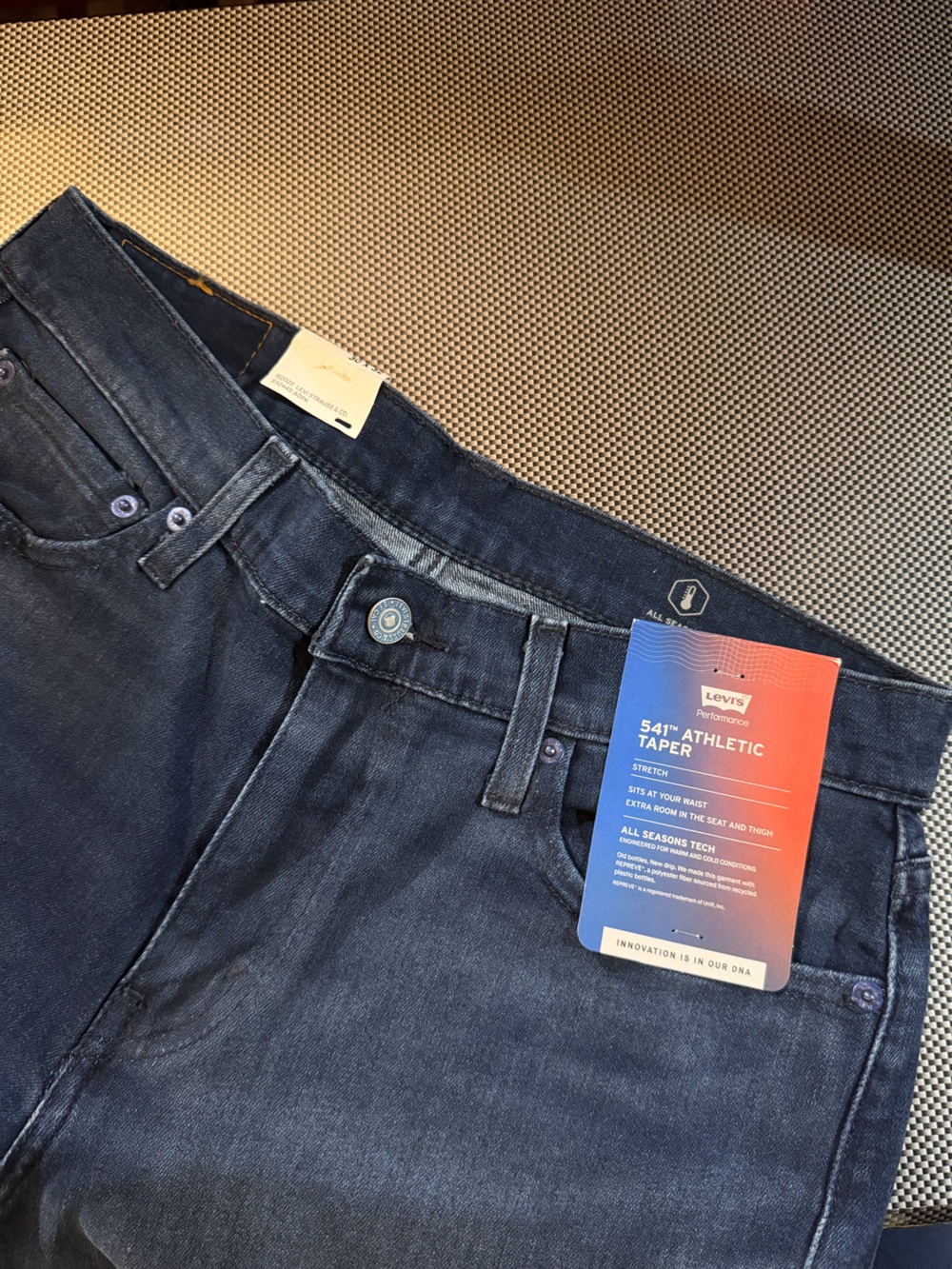 NWT Levi's Men's 541 Athletic Tapered Jeans - Dark Blue Wash size 30 x 32